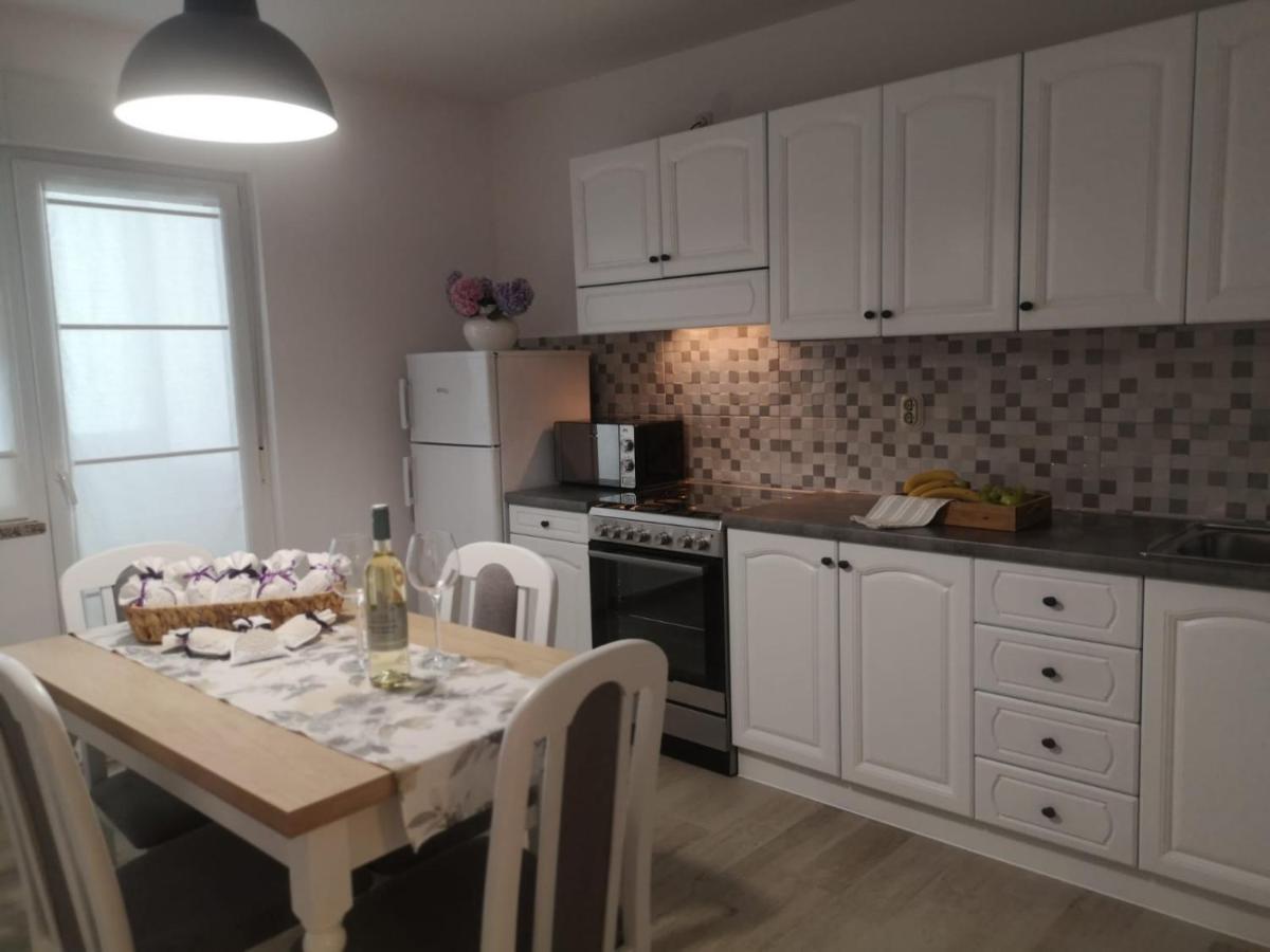 Apartament Lena *